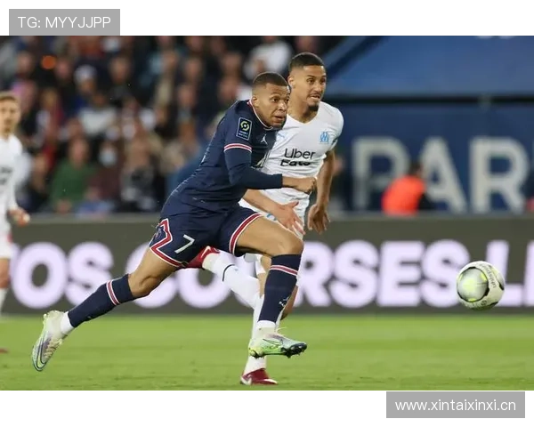 巴黎圣日耳曼内忧外患:战术失衡与更衣室裂痕正撕裂这支豪门 巴黎圣日耳曼内忧外患:战术失衡与更衣室裂痕正撕裂这支豪门